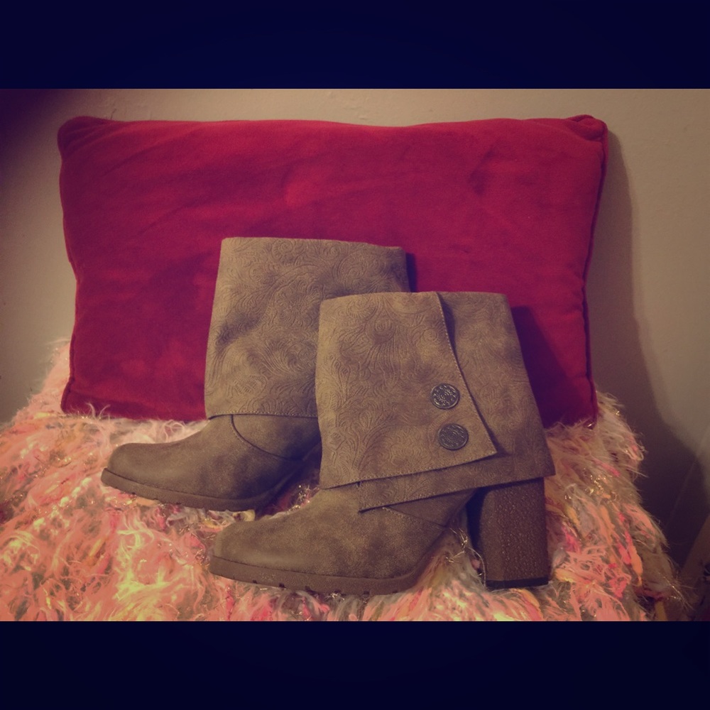 Tan 3 inch boot shoes